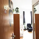 Hotel Zentrum - Komplettes Zimmer, Hochbett, Android Tv & Eigenem Bad - Perfekt Fuer Familien & Gruppen