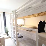 Zentrum - Komplettes Zimmer, Hochbett, Android Tv&eigenem Bad - Perfekt Für Familien&gruppen *