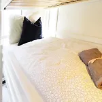 Ξενοδοχείο Zentrum - Komplettes Zimmer, Hochbett, Android Tv & Eigenem Bad - Perfekt Fuer Familien & Gruppen