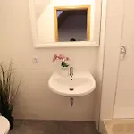 Zentrum - Komplettes Zimmer, Hochbett, Android Tv&eigenem Bad - Perfekt Für Familien&gruppen Hotel *