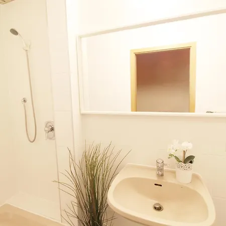 Zentrum - Komplettes Zimmer, Hochbett, Android Tv & Eigenem Bad - Perfekt Fuer Familien & Gruppen * 乌尔姆