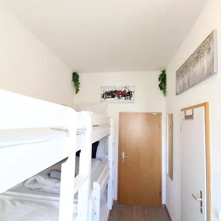 מלון Zentrum - Komplettes Zimmer, Hochbett, Android Tv & Eigenem Bad - Perfekt Fuer Familien & Gruppen *