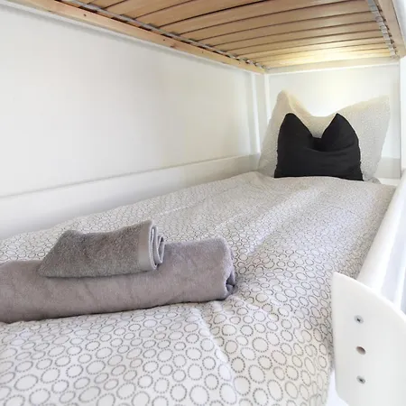 Zentrum - Komplettes Zimmer, Hochbett, Android Tv & Eigenem Bad - Perfekt Fuer Familien & Gruppen 酒店