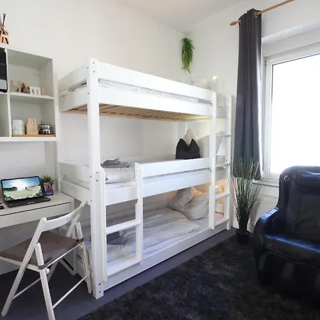 Zentrum - Komplettes Zimmer, Hochbett, Android Tv & Eigenem Bad - Perfekt Fuer Familien & Gruppen 酒店 乌尔姆