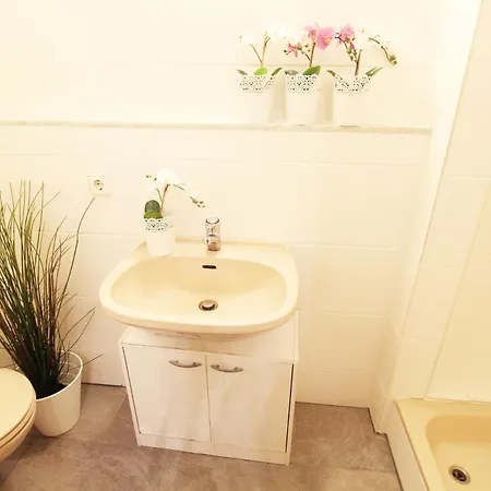 酒店 Zentrum - Komplettes Zimmer, Hochbett, Android Tv & Eigenem Bad - Perfekt Fuer Familien & Gruppen 乌尔姆