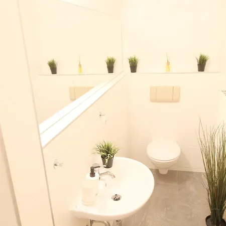 Zentrum - Komplettes Zimmer, Hochbett, Android Tv & Eigenem Bad - Perfekt Fuer Familien & Gruppen 乌尔姆