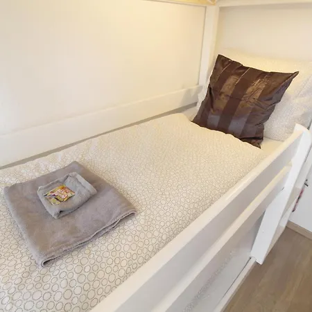 Zentrum - Komplettes Zimmer, Hochbett, Android Tv & Eigenem Bad - Perfekt Fuer Familien & Gruppen מלון אולם