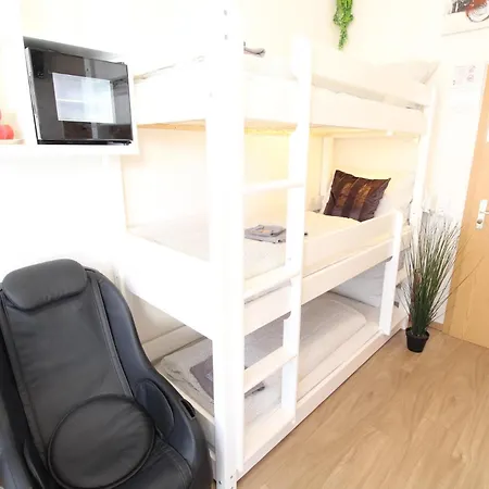 Zentrum - Komplettes Zimmer, Hochbett, Android Tv & Eigenem Bad - Perfekt Fuer Familien & Gruppen 酒店