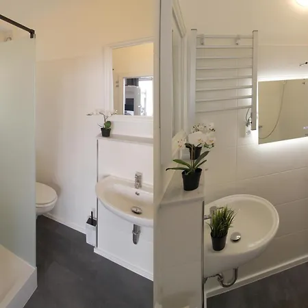 Zentrum - Komplettes Zimmer, Hochbett, Android Tv & Eigenem Bad - Perfekt Fuer Familien & Gruppen 酒店