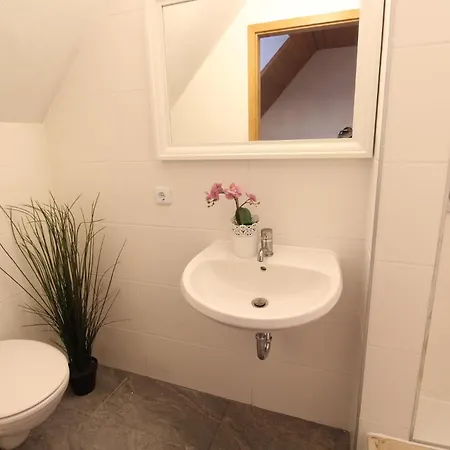 מלון Zentrum - Komplettes Zimmer, Hochbett, Android Tv & Eigenem Bad - Perfekt Fuer Familien & Gruppen *