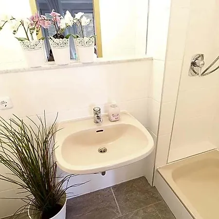Zentrum - Komplettes Zimmer, Hochbett, Android Tv & Eigenem Bad - Perfekt Fuer Familien & Gruppen