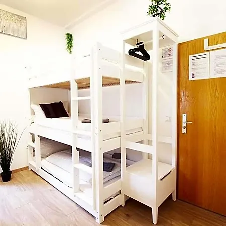 Zentrum - Komplettes Zimmer, Hochbett, Android Tv & Eigenem Bad - Perfekt Fuer Familien & Gruppen 酒店