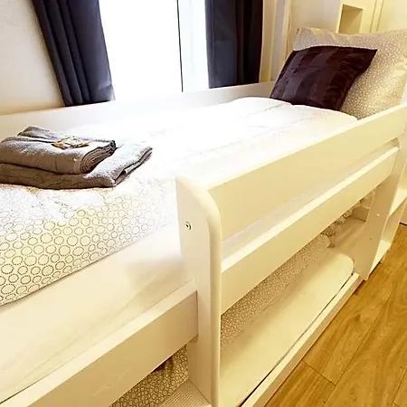酒店 Zentrum - Komplettes Zimmer, Hochbett, Android Tv & Eigenem Bad - Perfekt Fuer Familien & Gruppen *