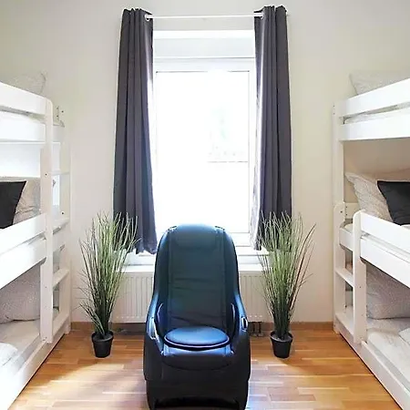 Zentrum - Komplettes Zimmer, Hochbett, Android Tv & Eigenem Bad - Perfekt Fuer Familien & Gruppen *