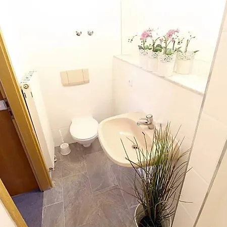 酒店 Zentrum - Komplettes Zimmer, Hochbett, Android Tv & Eigenem Bad - Perfekt Fuer Familien & Gruppen 乌尔姆